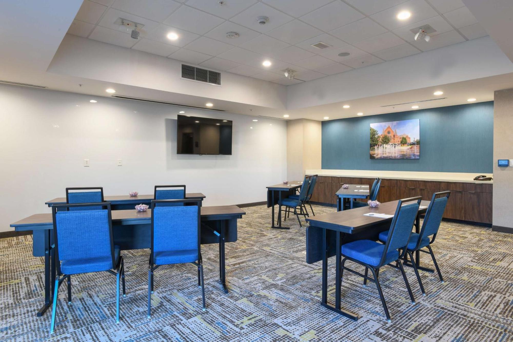 Hampton Inn & Suites Cincinnati Liberty Township West Chester Exterior photo